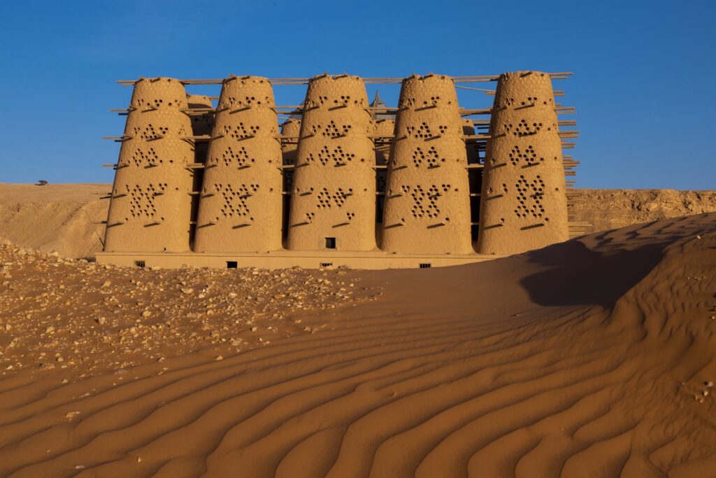 برج الحمام - الرياض - الدلم يقدر عمره ما يزيد على 1000 سنة